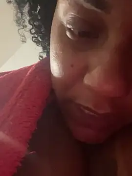 Snapshot of estrellla1 chatting on July 4, 2026, 10:38 pm estrellla1 online show from July 4, 2026, 10:38 pm
