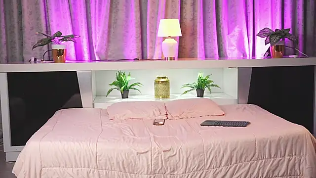 Alittlepieceofheaven online show from June 23, 2026, 2:48 pm