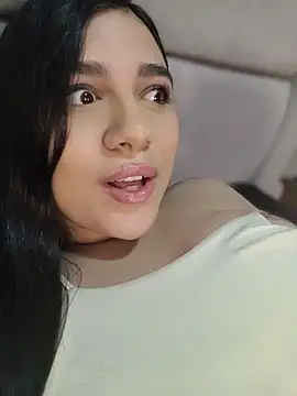 Snapshot of Salo_Angel__ chatting on July 15, 2026, 8:14 pm Salo Angel online show from July 15, 2026, 8:14 pm