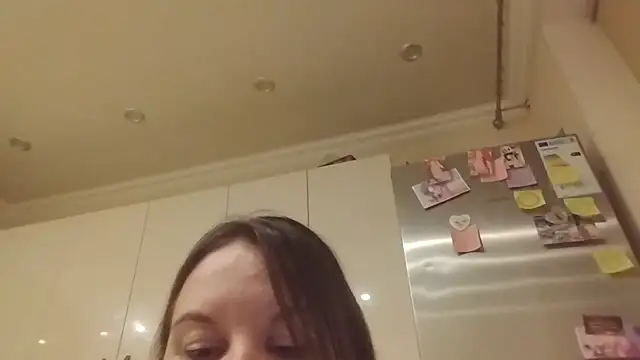 Snapshot of Lauralison chatting on July 8, 2026, 7:51 pm Lauralison online show from July 8, 2026, 7:51 pm