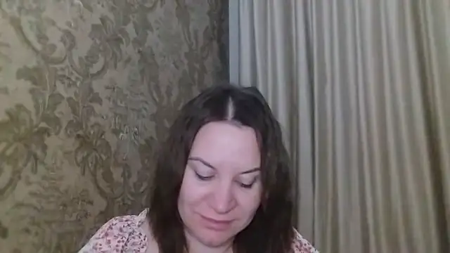 Snapshot of Lauralison chatting on July 9, 2026, 8:57 pm Lauralison online show from July 9, 2026, 8:57 pm