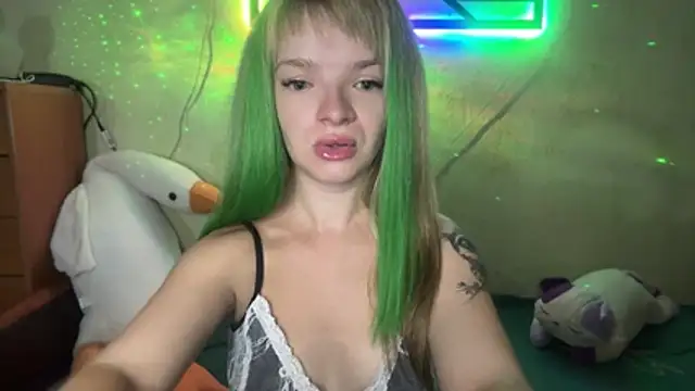 JadeEva online show from July 14, 2026, 8:03 pm