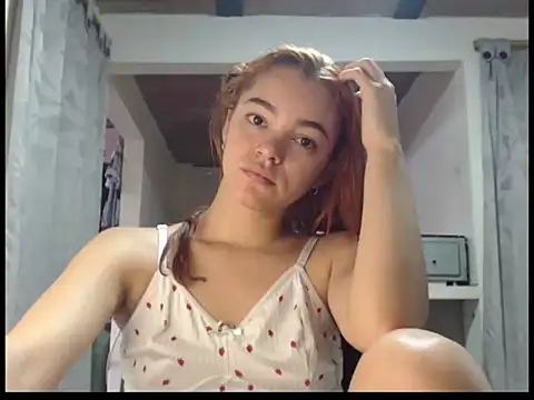 estrella-cutte online show from July 4, 2026, 2:01 pm