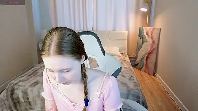 LiliTiny online show from June 25, 2026, 1:16 am
