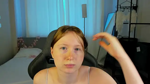 LiliTiny online show from August 7, 2026, 1:18 am