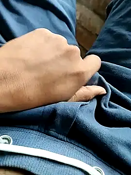 Bengali Hunk025 online show from June 24, 2026, 10:36 am