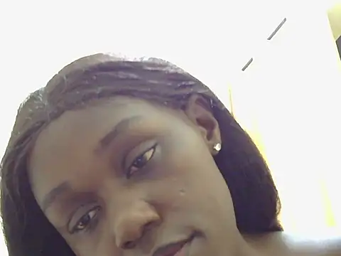 Snapshot of Heliosann chatting on July 7, 2026, 8:46 pm Heliosann online show from July 7, 2026, 8:46 pm