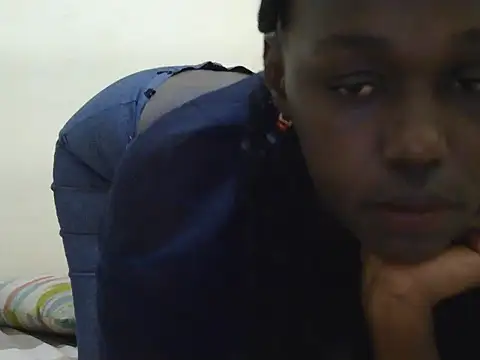 Snapshot of Heliosann chatting on August 3, 2026, 6:55 pm Heliosann online show from August 3, 2026, 6:55 pm