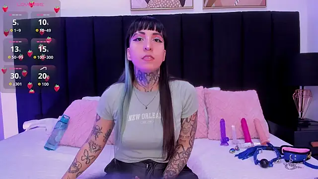 izzy moon7 online show from August 8, 2026, 11:12 am