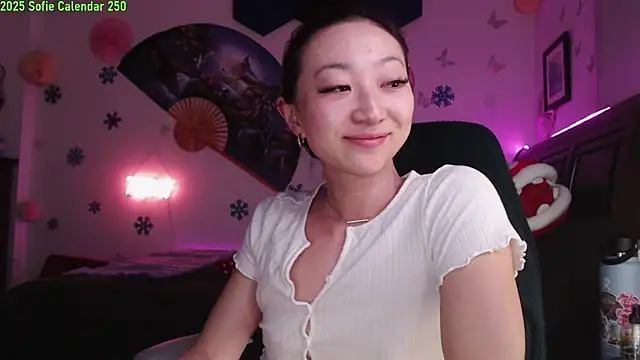 MySweetSofie online show from January 4, 2025, 10:02 pm