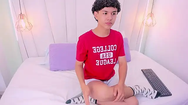 ZaimRous online show from June 22, 2026, 12:57 pm