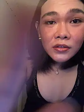 lunapitches online show from June 23, 2026, 5:22 pm