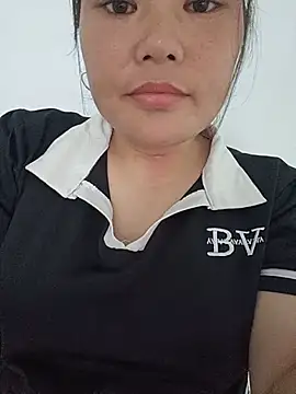 Snapshot of Holy-mi chatting on July 16, 2026, 2:06 am Holy-mi online show from July 16, 2026, 2:06 am