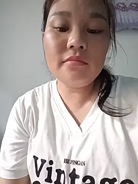 Snapshot of Holy-mi chatting on July 28, 2026, 10:21 am Holy-mi online show from July 28, 2026, 10:21 am