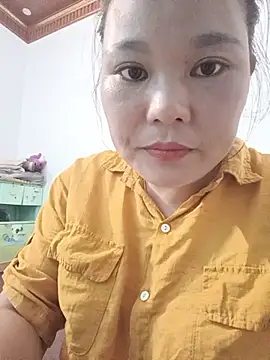Snapshot of Holy-mi chatting on August 6, 2026, 5:31 am Holy-mi online show from August 6, 2026, 5:31 am
