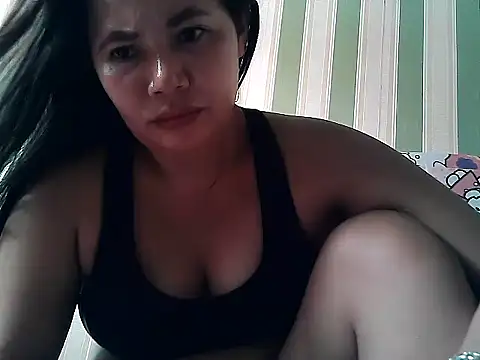 Snapshot of steffani_love chatting on July 28, 2026, 5:36 am steffani love online show from July 28, 2026, 5:36 am