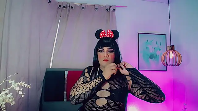Snapshot of natalie_vegas_ chatting on August 1, 2026, 11:31 am natalie vegas online show from August 1, 2026, 11:31 am
