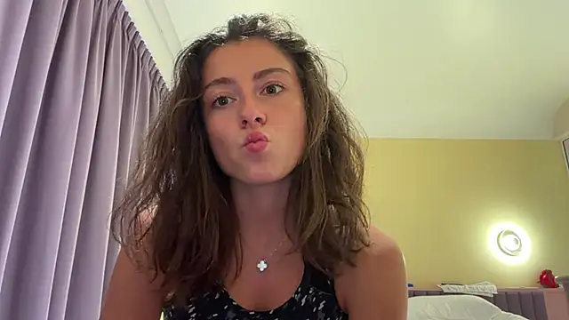 Monicaqte online show from July 1, 2026, 11:12 am
