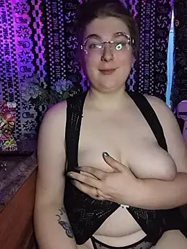 Snapshot of starfucker420XO chatting on August 5, 2026, 3:31 am starfucker420XO online show from August 5, 2026, 3:31 am