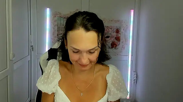 OliviaKateee online show from June 23, 2026, 6:11 am
