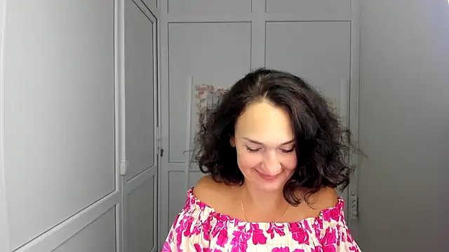 OliviaKateee online show from July 8, 2026, 12:20 pm