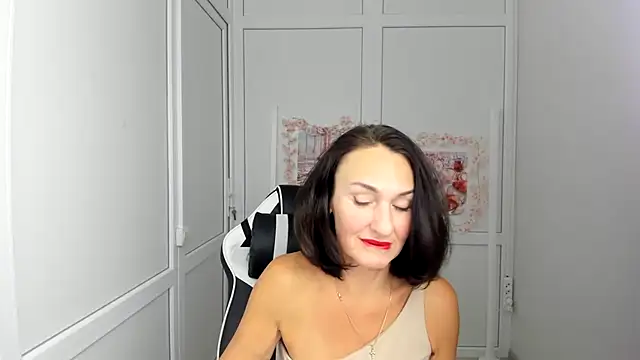 OliviaKateee online show from July 15, 2026, 12:21 pm