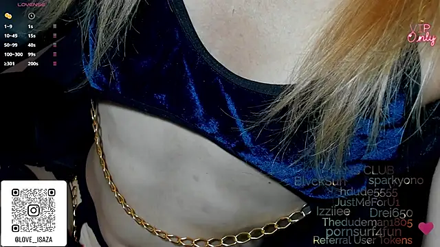 Snapshot of love_amor_ chatting on May 9, 2026, 10:04 pm love amor online show from May 9, 2026, 10:04 pm