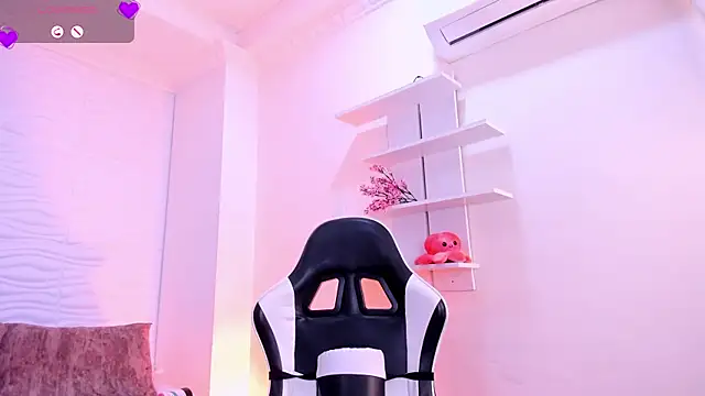 AylinLove  online show from August 3, 2026, 11:26 am