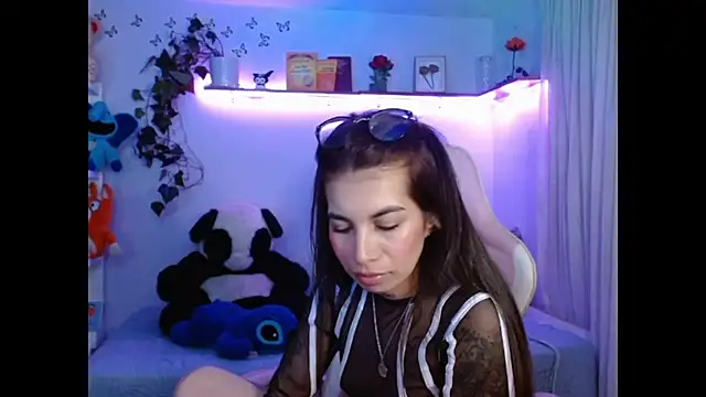 fresita hot  4 online show from June 26, 2026, 12:04 am