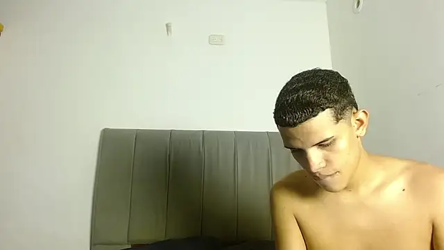 Snapshot of Jose_And_Daniel chatting on June 26, 2026, 4:28 am Jose And Daniel online show from June 26, 2026, 4:28 am
