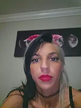 Snapshot of lil_jiggly chatting on July 10, 2026, 5:56 am lil jiggly online show from July 10, 2026, 5:56 am