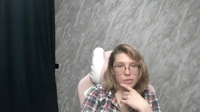 Reginasmilee online show from January 21, 2025, 9:46 am