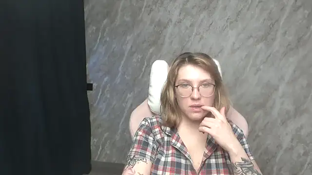 Reginasmilee online show from January 21, 2025, 3:54 pm
