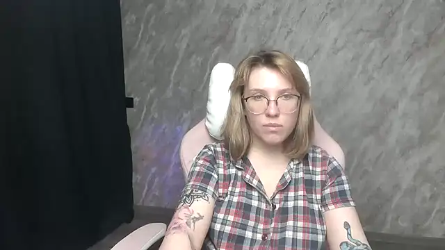 Reginasmilee online show from January 22, 2025, 5:26 am