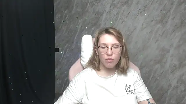 Reginasmilee online show from January 24, 2025, 1:56 am