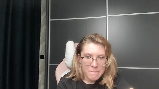 Reginasmilee online show from January 25, 2025, 5:18 am