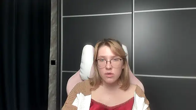 Reginasmilee online show from January 25, 2025, 1:41 pm
