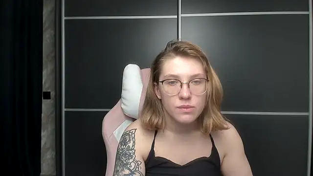 Reginasmilee online show from January 27, 2025, 6:41 am