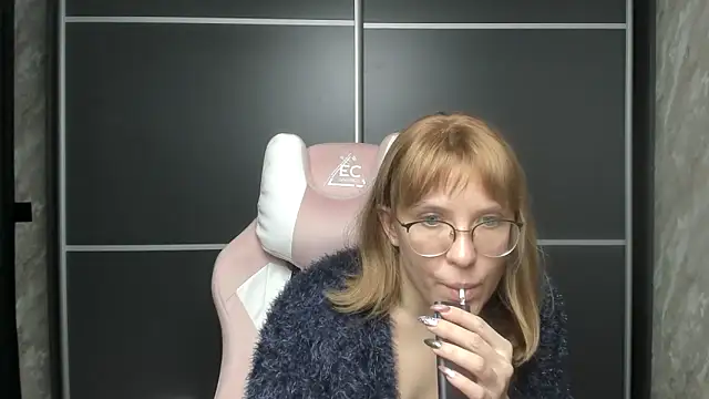 Reginasmilee online show from January 31, 2025, 3:33 pm