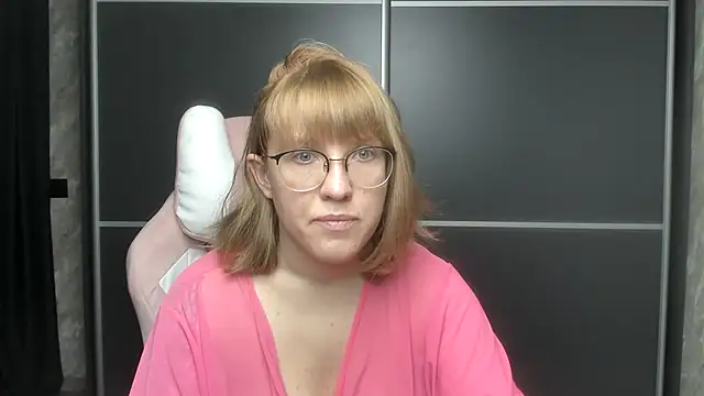 Reginasmilee online show from February 3, 2025, 7:51 am