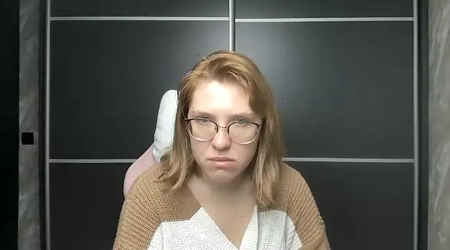 Reginasmilee online show from February 9, 2025, 3:53 am