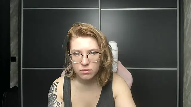 Reginasmilee online show from February 10, 2025, 4:08 am