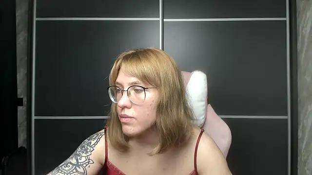 Reginasmilee online show from February 10, 2025, 7:15 am