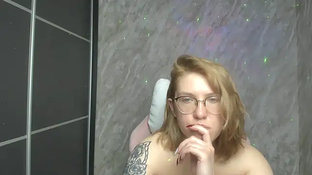 Reginasmilee online show from February 13, 2025, 4:00 am