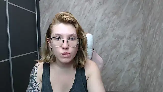 Reginasmilee online show from February 16, 2025, 2:43 pm