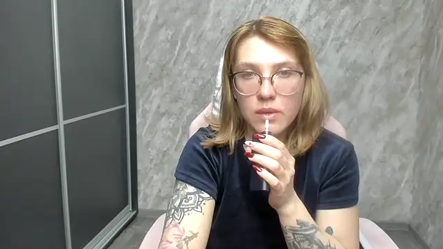 Reginasmilee online show from February 21, 2025, 6:26 pm