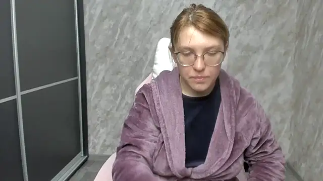 Reginasmilee online show from February 22, 2025, 4:29 am