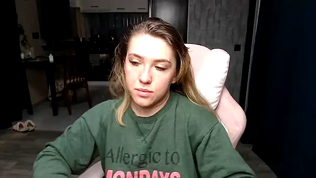 Reginasmilee online show from September 28, 2025, 2:06 am