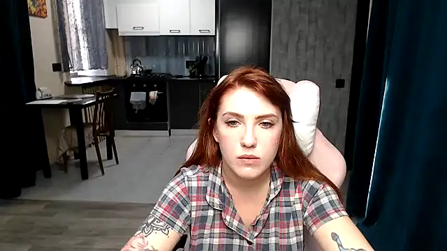 Reginasmilee online show from October 4, 2025, 1:20 pm