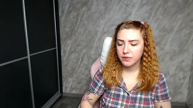 Reginasmilee online show from January 12, 2026, 2:17 am